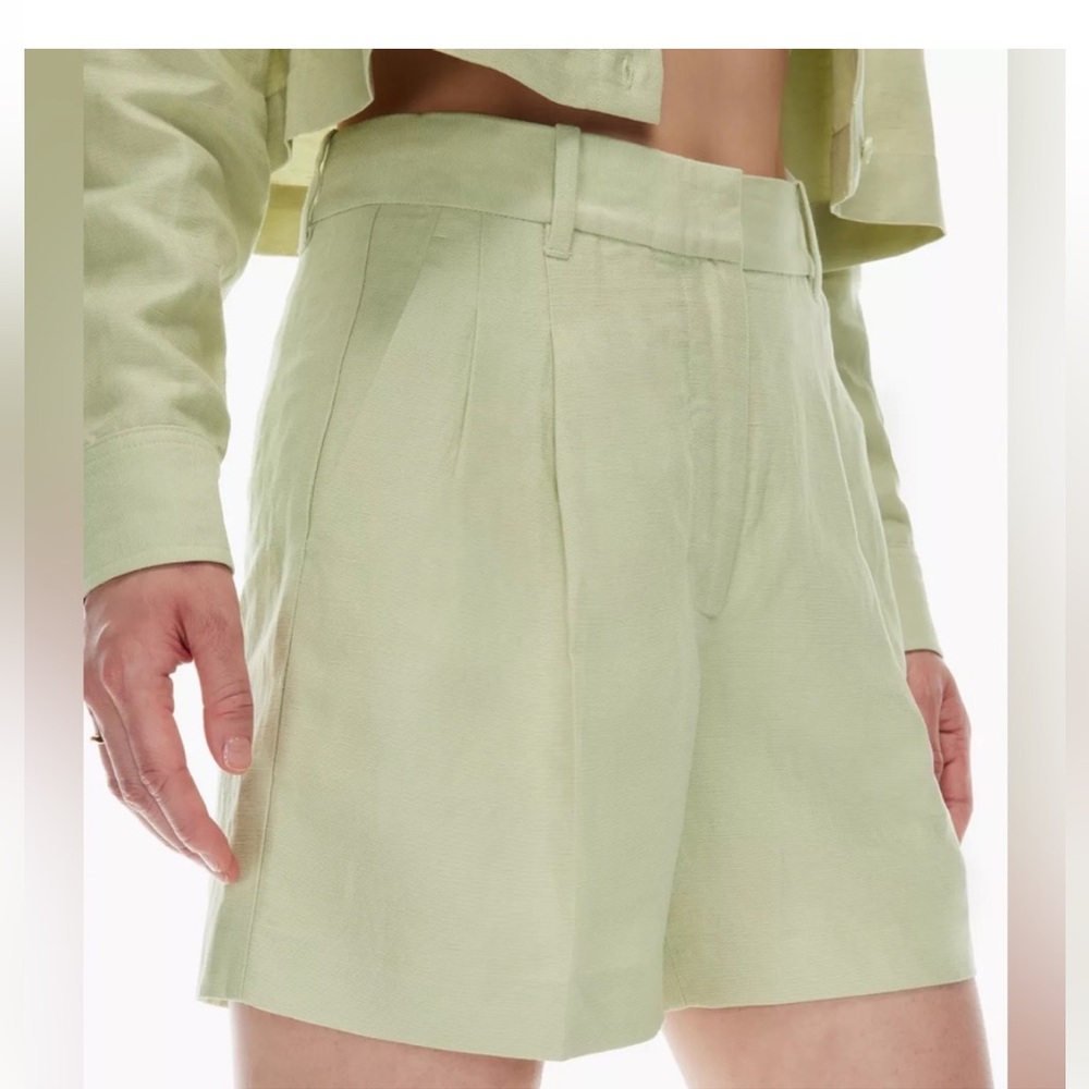 $98‎ NWT Aritzia Wilfred Green Efforless Linen 5” Short Sz 12